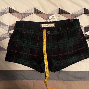 New cute lined shorts.